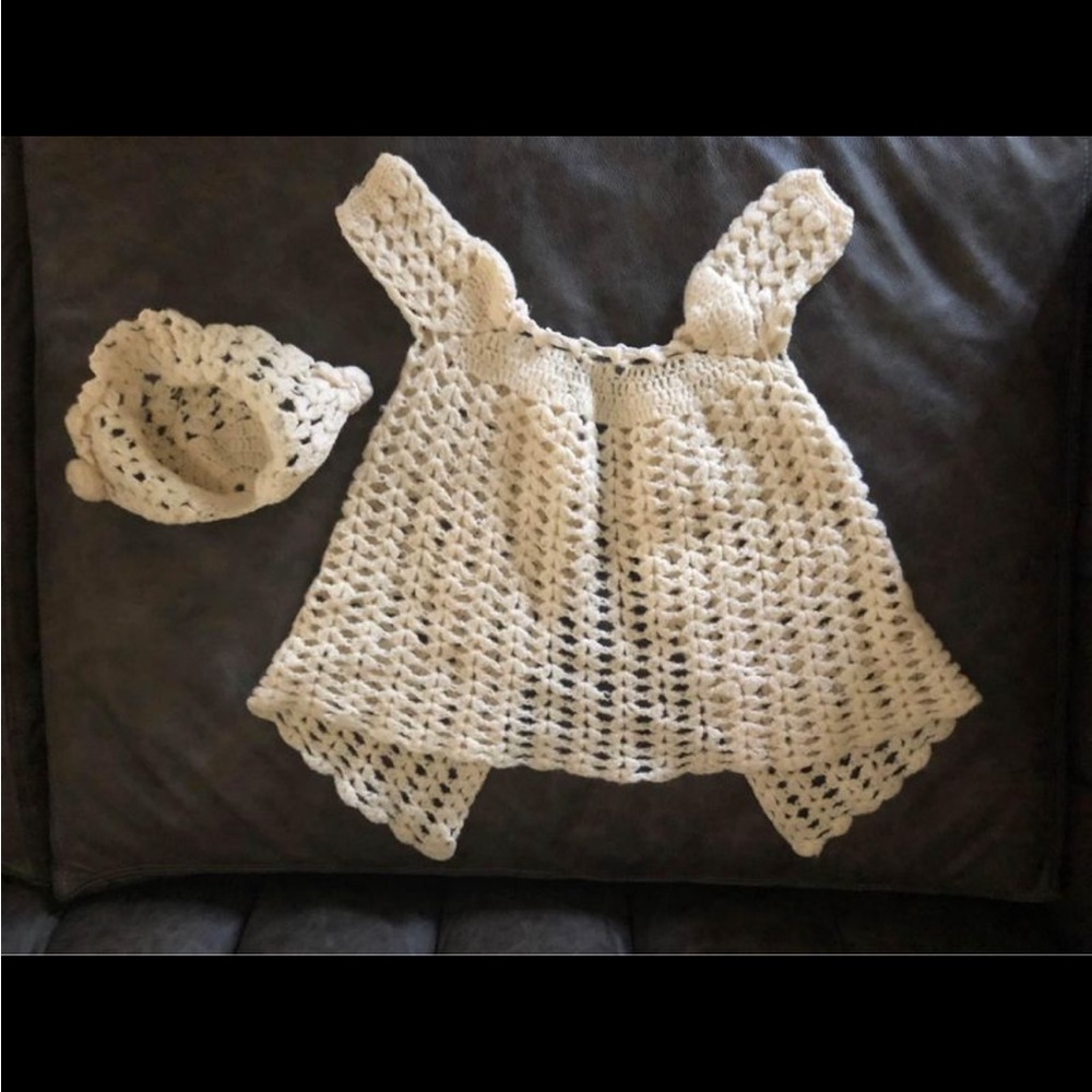 Vintage early 70s handmade Crochet Baby Dress and Hat Set